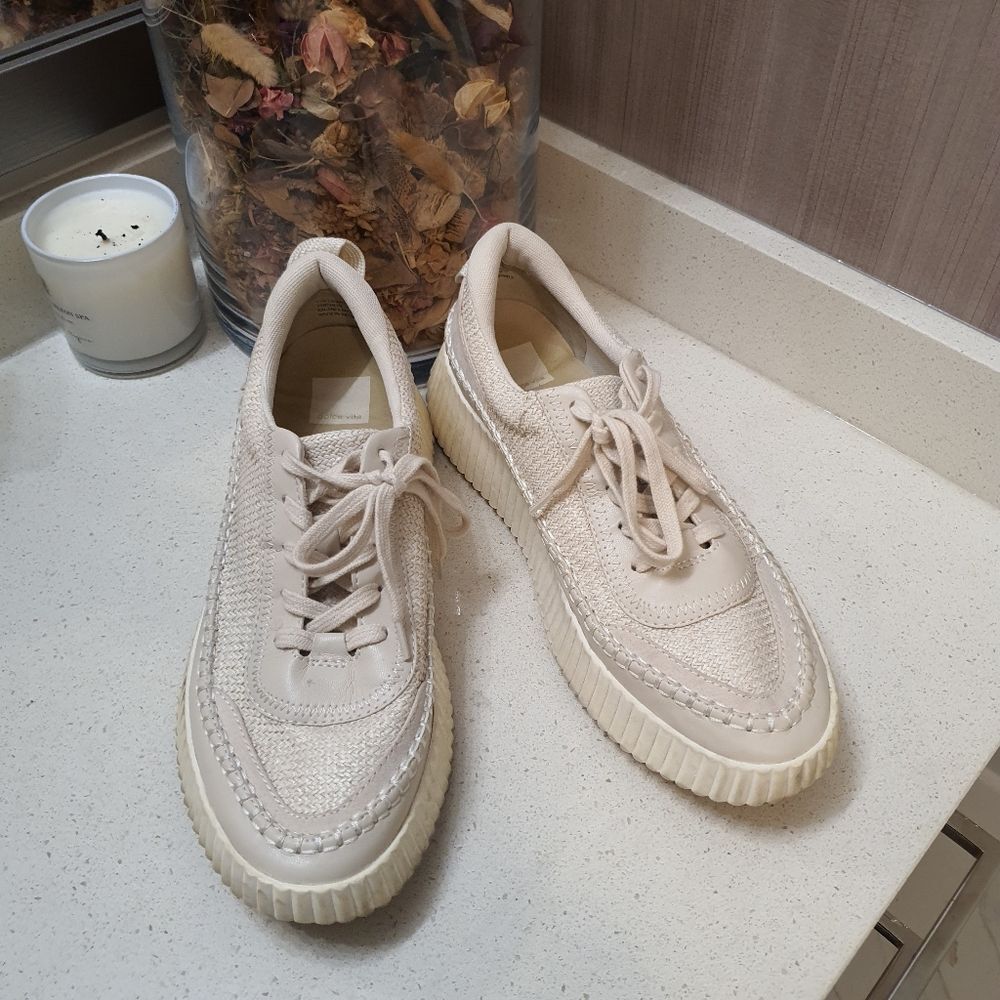 Dolce Vita Women’s Dolen Sandstone Knit Sneaker, size 7 USA